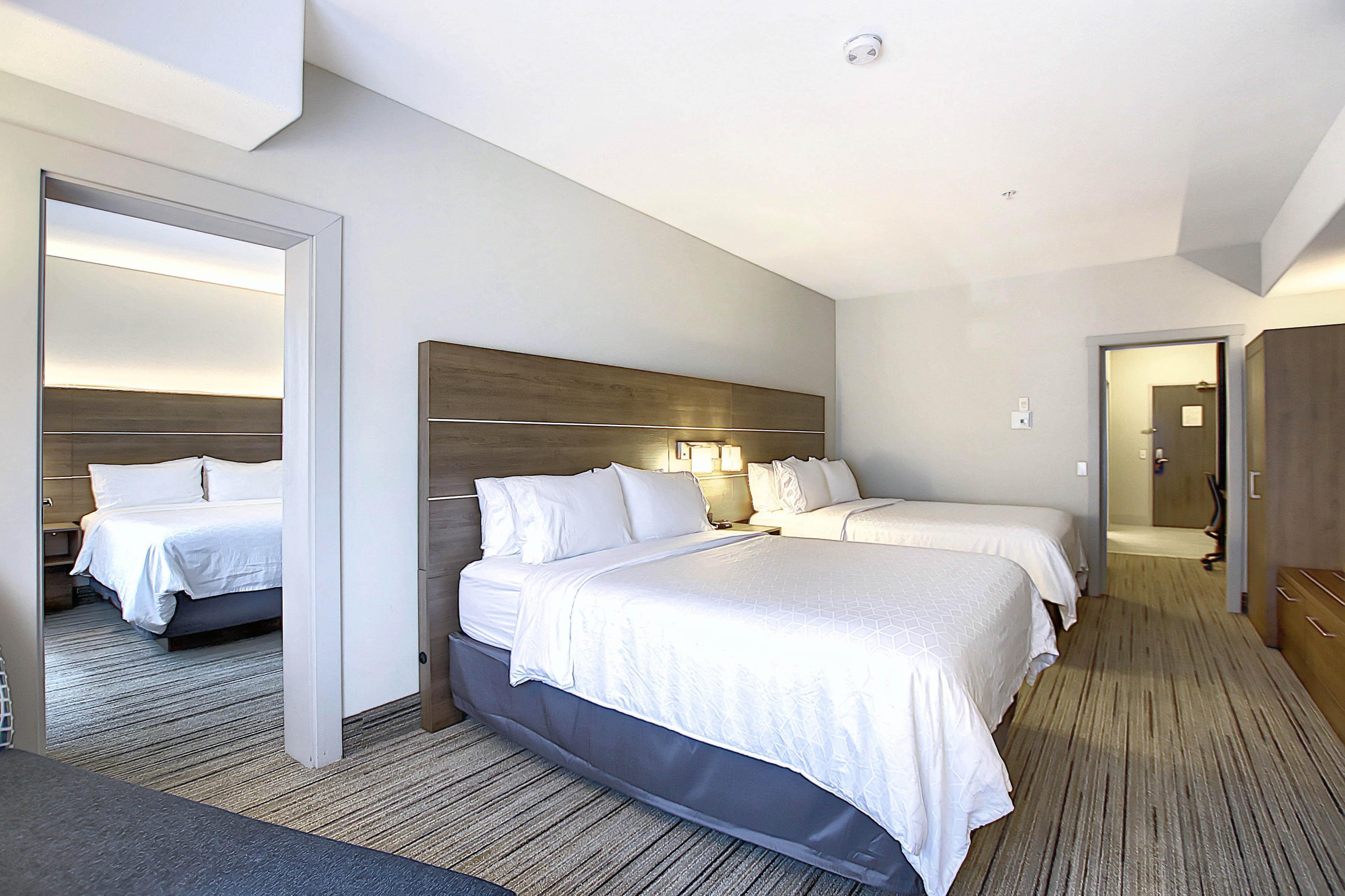 Holiday Inn Express Airport Calgary By Ihg Dış mekan fotoğraf