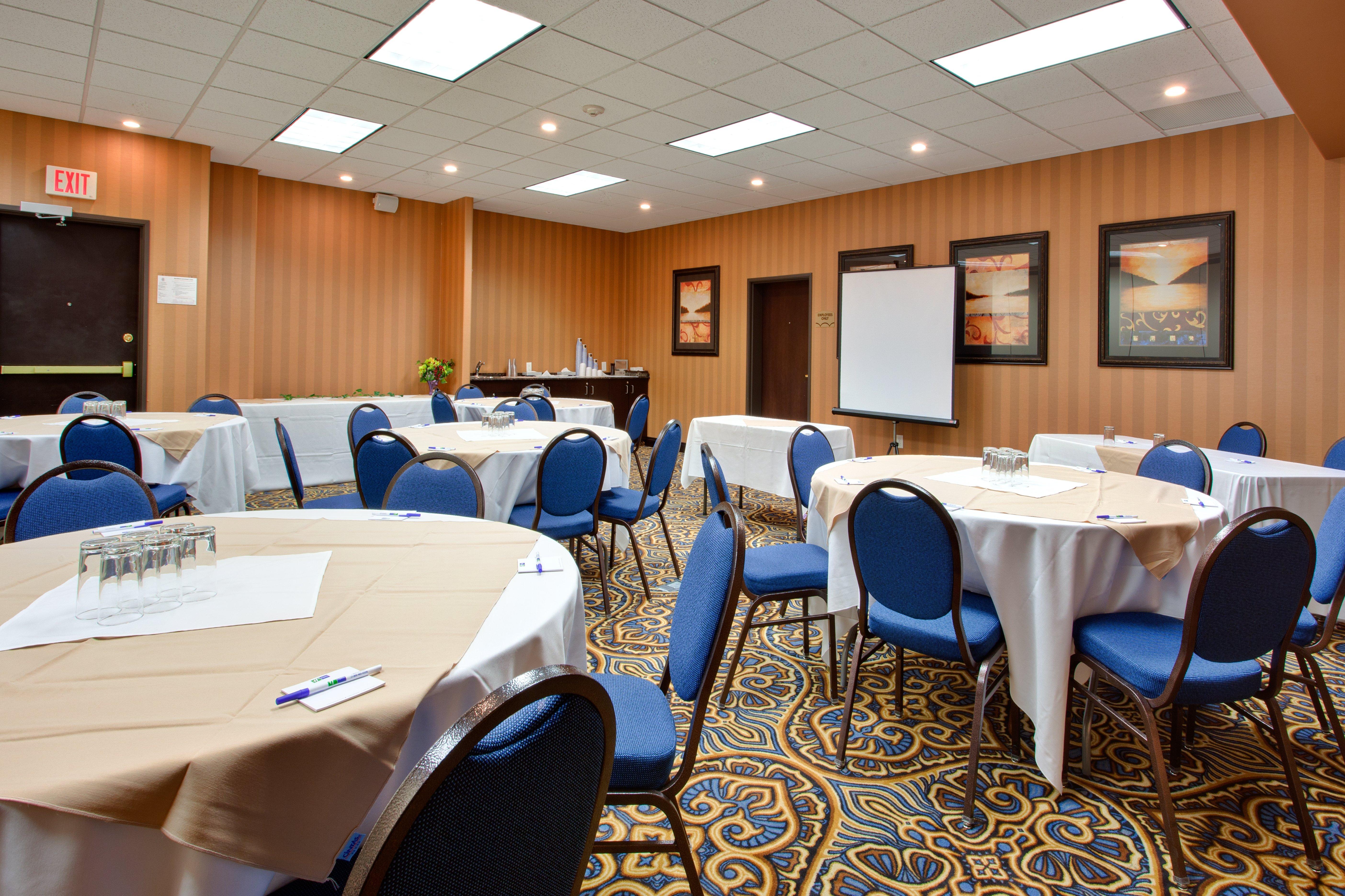 Holiday Inn Express Airport Calgary By Ihg Dış mekan fotoğraf