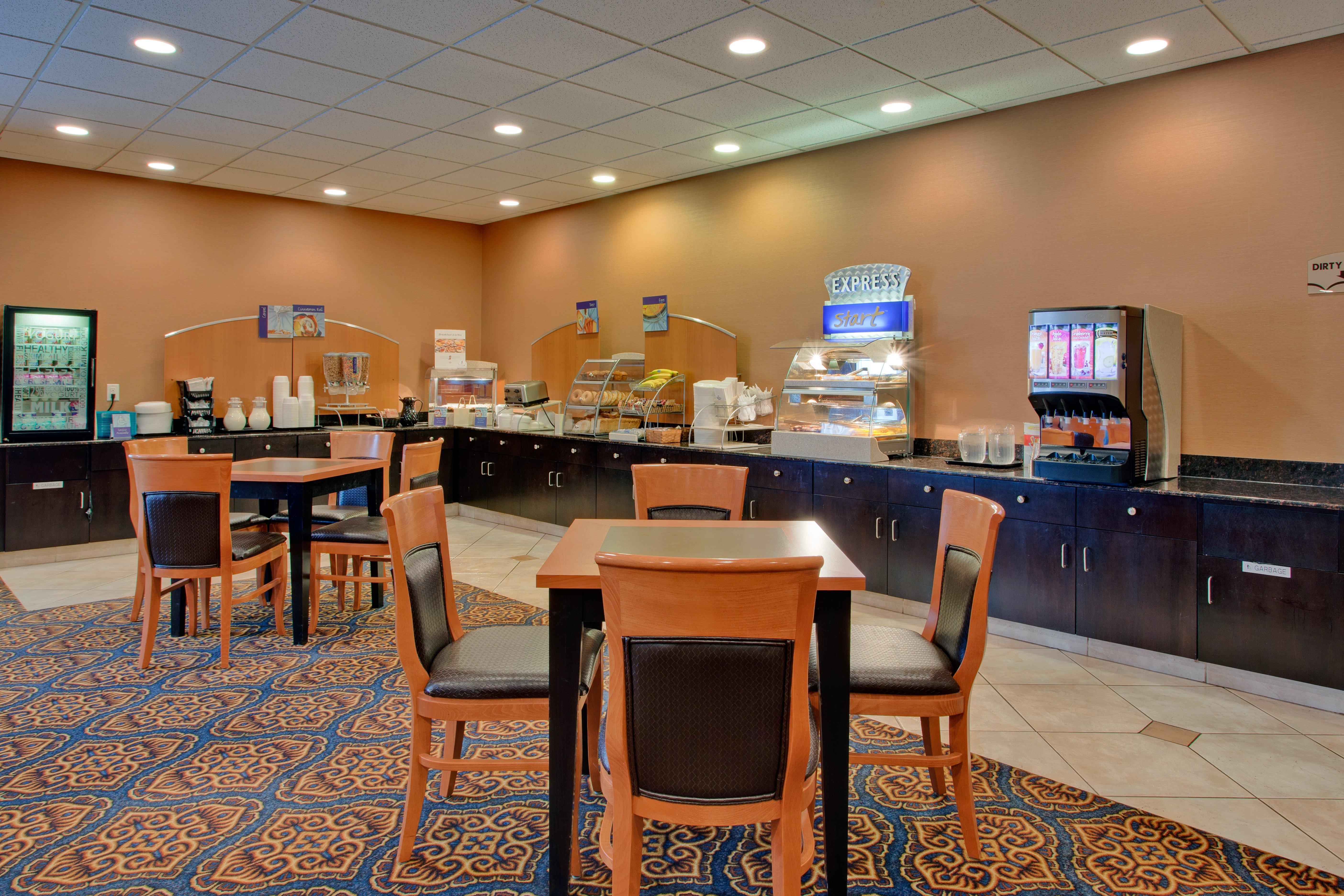 Holiday Inn Express Airport Calgary By Ihg Dış mekan fotoğraf
