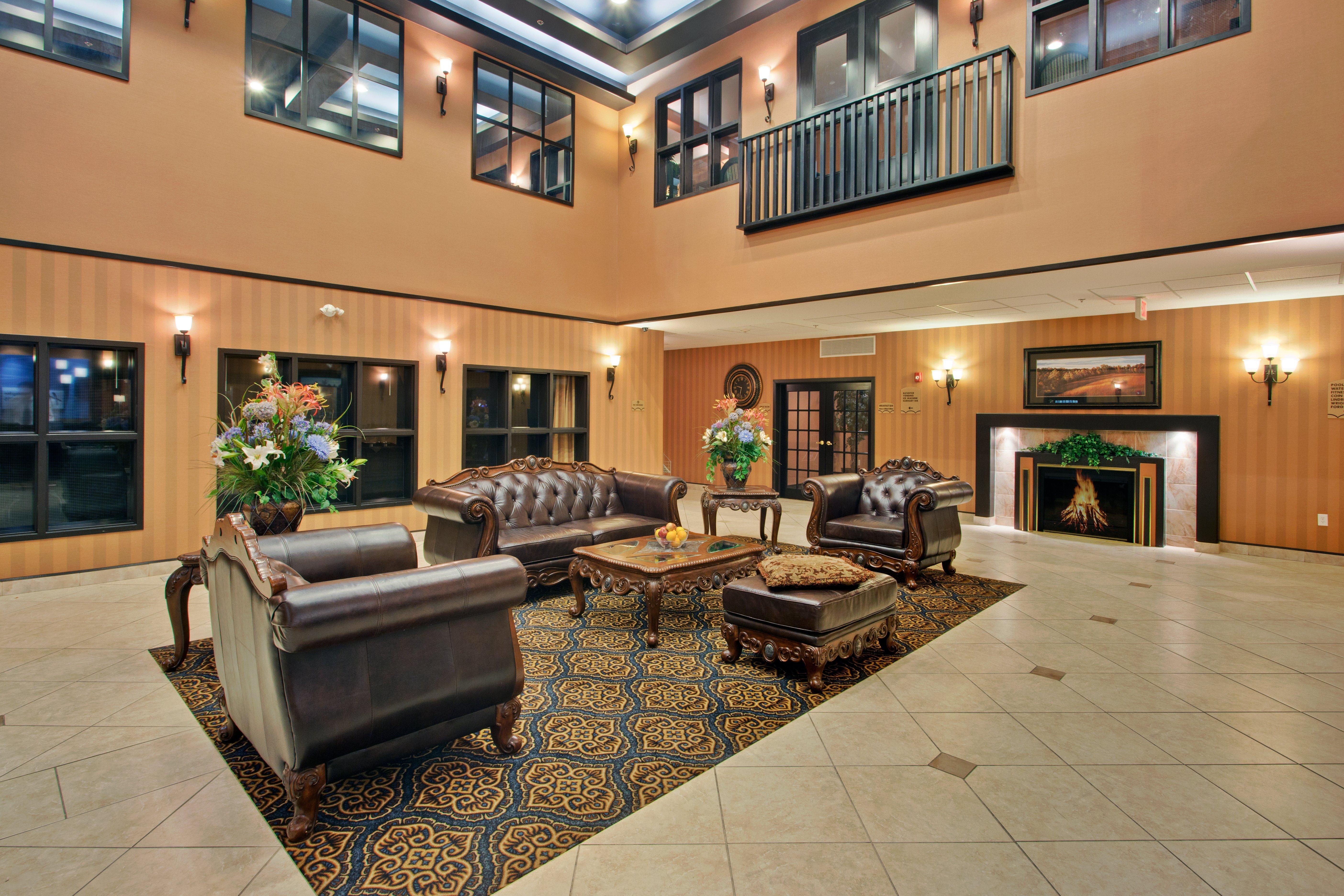 Holiday Inn Express Airport Calgary By Ihg Dış mekan fotoğraf